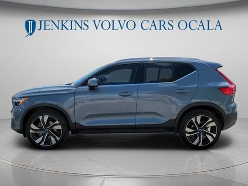 Used 2023 Volvo XC40 B5 Plus w/ Protection Package Premier image 9