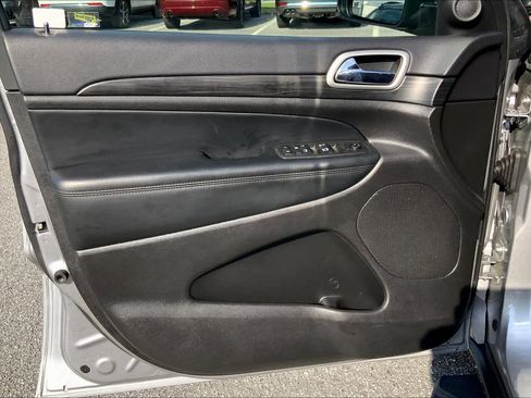 Used 2021 Jeep Grand Cherokee Laredo RWD image 21