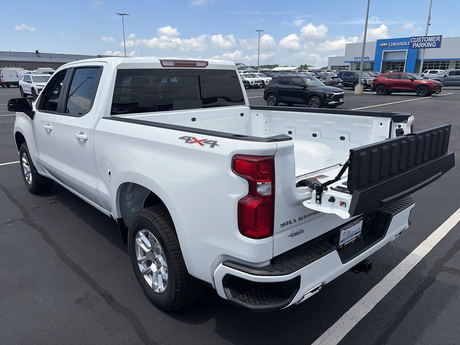 New 2026 Chevrolet Silverado 1500 RST w/ Convenience Package II AWD/4WD image 9