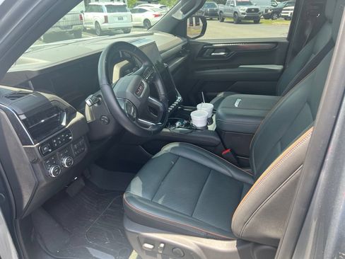 Used 2026 GMC Yukon XL AT4 AWD/4WD image 9