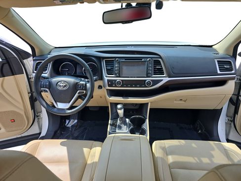 Used 2016 Toyota Highlander Limited w/ Driver Technology Package AWD/4WD image 9