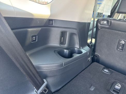 Used 2024 Honda Pilot Touring image 20