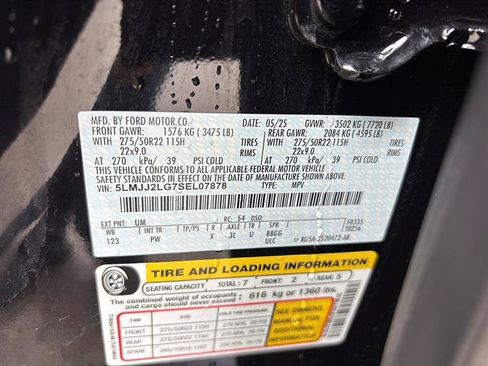 Used 2025 Lincoln Navigator Reserve AWD/4WD image 21