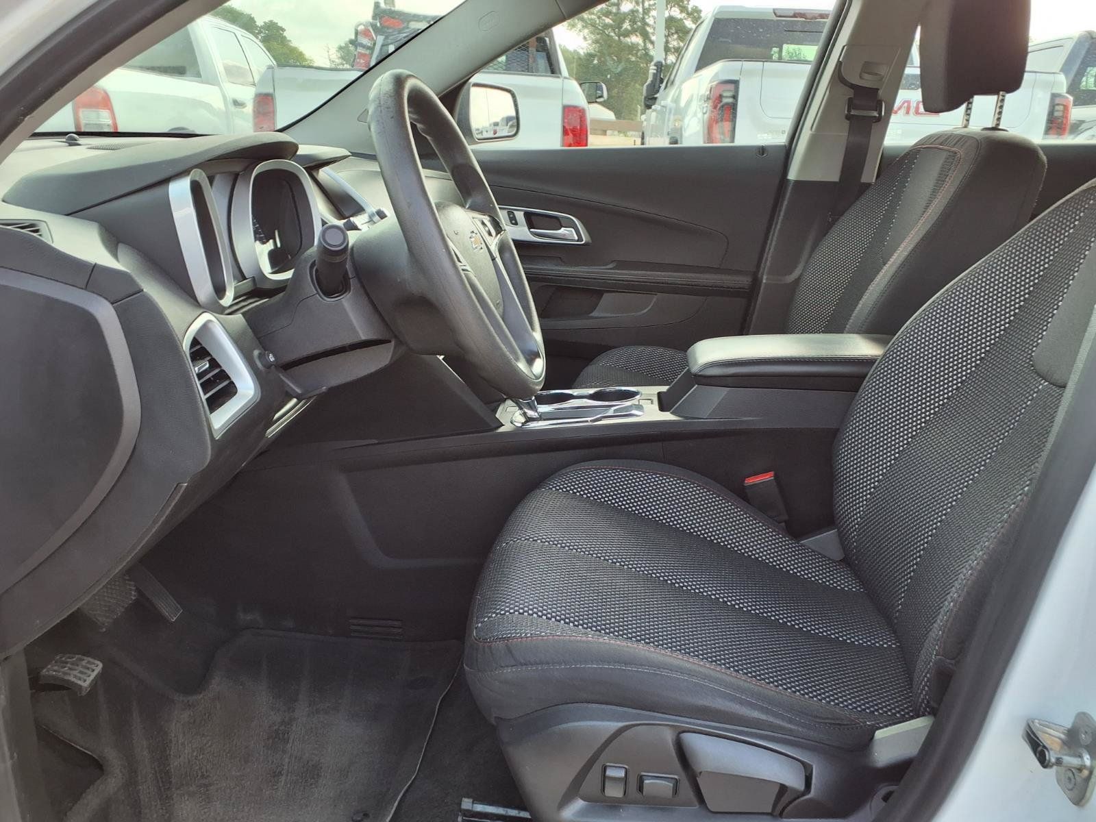 Used 2017 Chevrolet Equinox LS FWD image 16