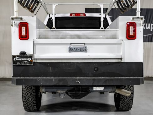 Used 2022 RAM 2500 Tradesman w/ Chrome Appearance Group AWD/4WD image 9