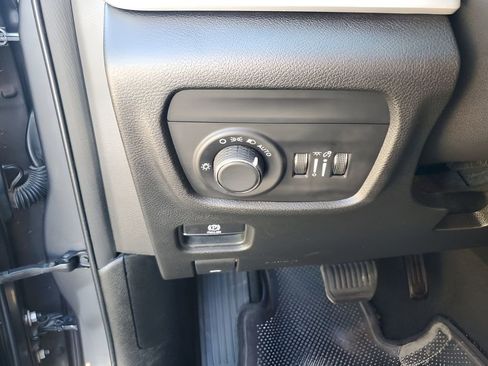 Used 2023 Jeep Grand Cherokee Altitude image 31