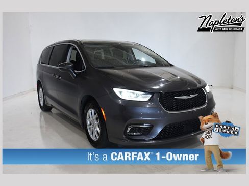 Used 2023 Chrysler Pacifica Touring-L image 1