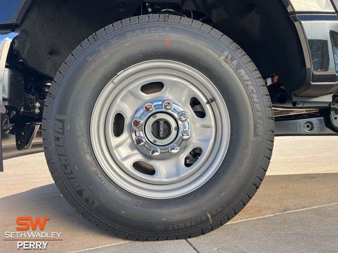 New 2026 Ford F250 XL w/ XL Chrome Package image 9