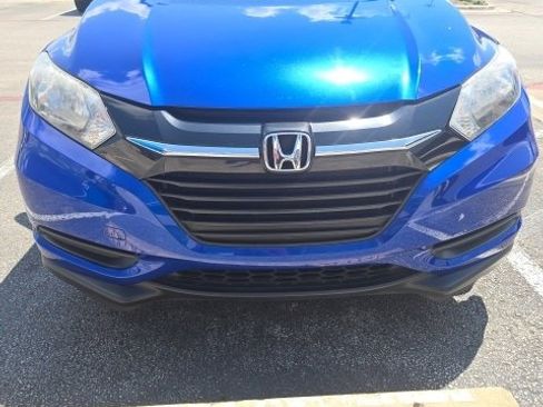 Used 2018 Honda HR-V LX image 1