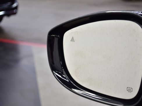 Used 2025 Chrysler Pacifica Select FWD image 17