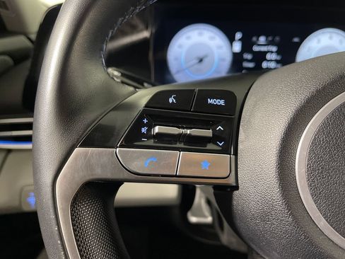 Certified 2024 Hyundai Elantra Limited FWD image 28