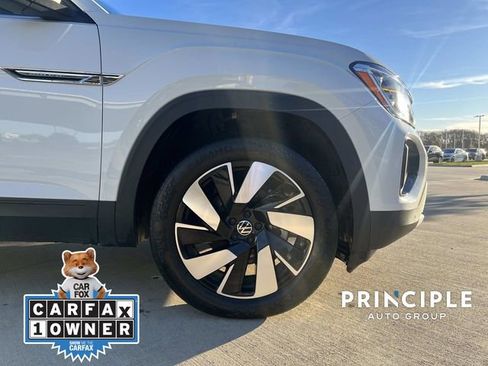 Certified 2025 Volkswagen Atlas Cross Sport SE image 10