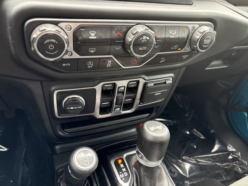 Used 2020 Jeep Wrangler Unlimited Sport S AWD/4WD image 30