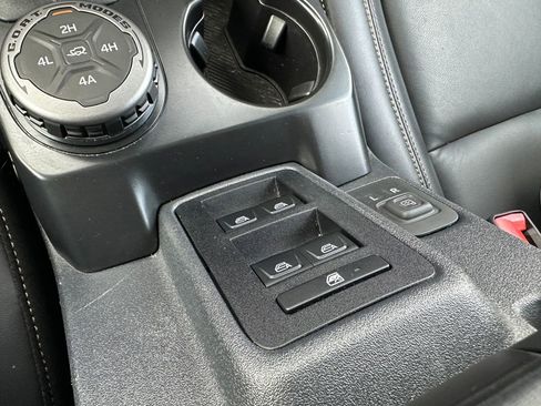 Used 2025 Ford Bronco Badlands AWD/4WD image 33