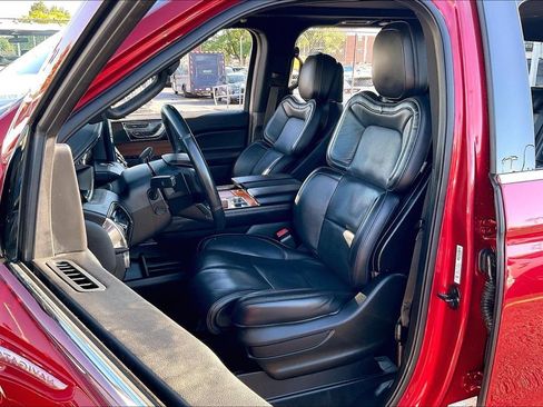 Used 2019 Lincoln Navigator Reserve AWD/4WD image 24