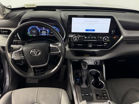 Used 2024 Toyota Highlander Platinum AWD/4WD image 12