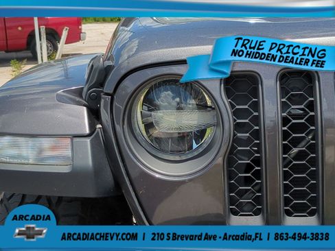 Used 2022 Jeep Gladiator Rubicon w/ Cold Weather Group AWD/4WD image 9