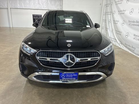 Used 2025 Mercedes-Benz GLC 300 4MATIC image 2