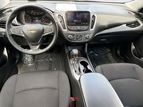 Used 2025 Chevrolet Malibu RS FWD image 6
