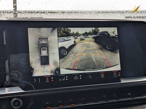 Used 2025 Chevrolet Silverado 1500 LTZ image 27