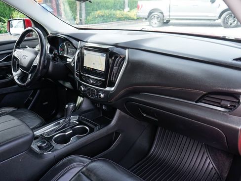 Used 2020 Chevrolet Traverse RS FWD image 40