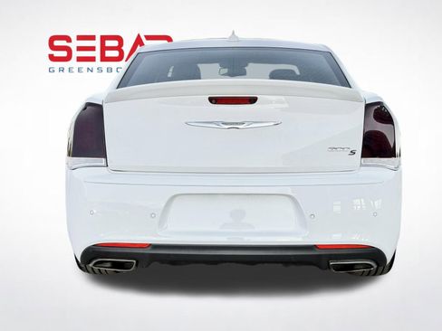 Used 2018 Chrysler 300 S w/ 300S Premium Group image 13