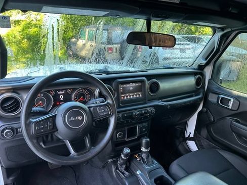 Used 2022 Jeep Wrangler Unlimited Sport AWD/4WD image 14