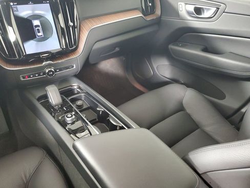 Used 2023 Volvo XC60 B5 Plus w/ Climate Package image 19