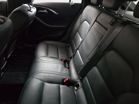 Used 2017 INFINITI QX30 AWD image 16