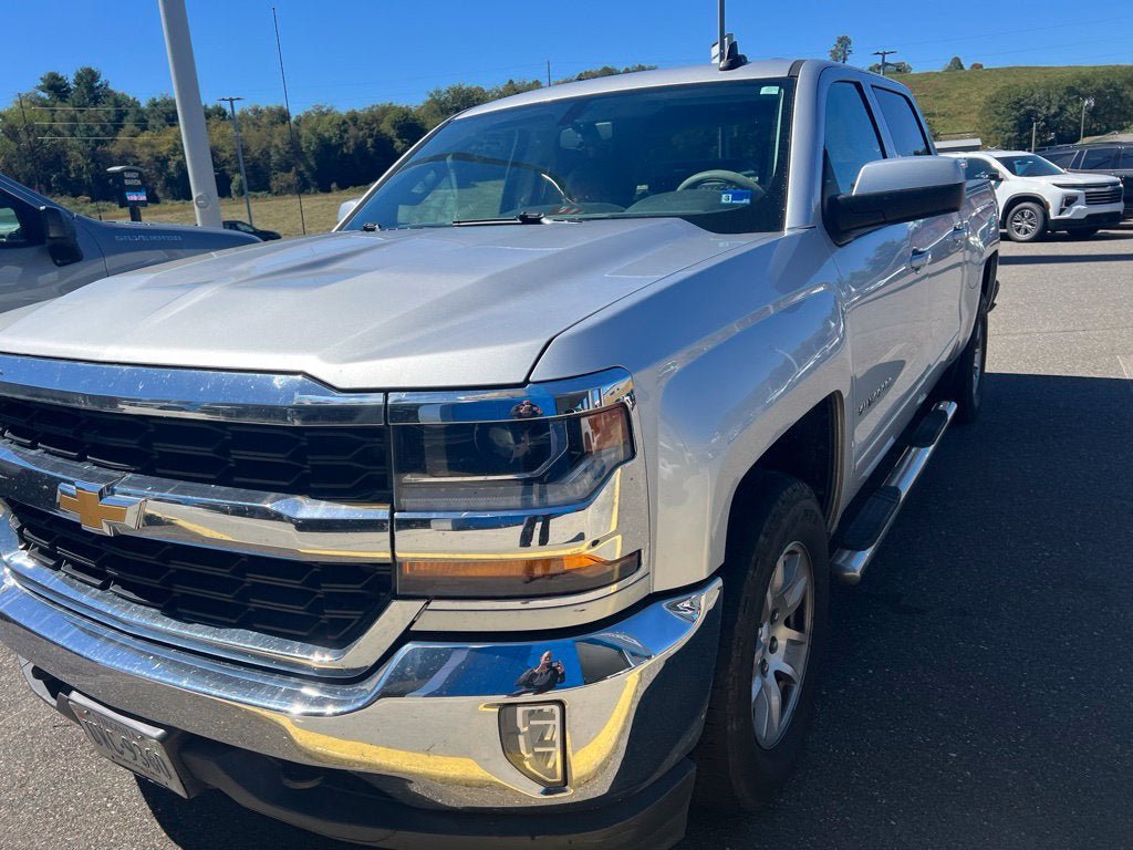 Used 2018 Chevrolet Silverado 1500 LT w/ All Star Edition AWD/4WD image 1