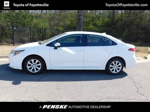 Used 2024 Toyota Corolla LE image 2