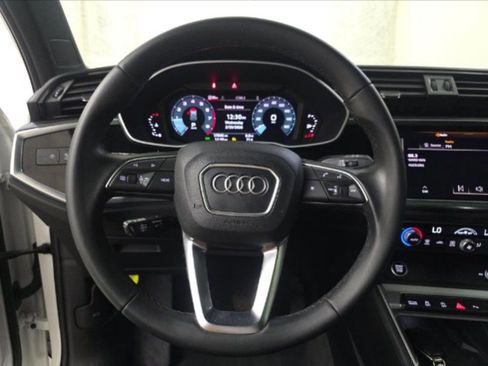 Used 2024 Audi Q3 2.0T Premium w/ Convenience Package image 6