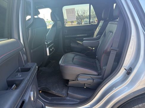 Used 2024 Ford Expedition Limited image 3
