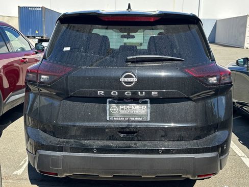 Certified 2025 Nissan Rogue S image 4