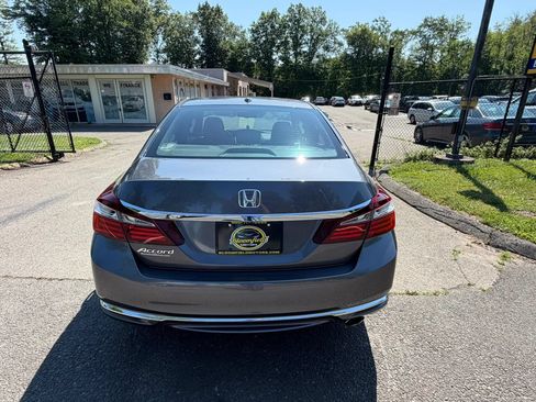 Used 2016 Honda Accord EX-L image 6