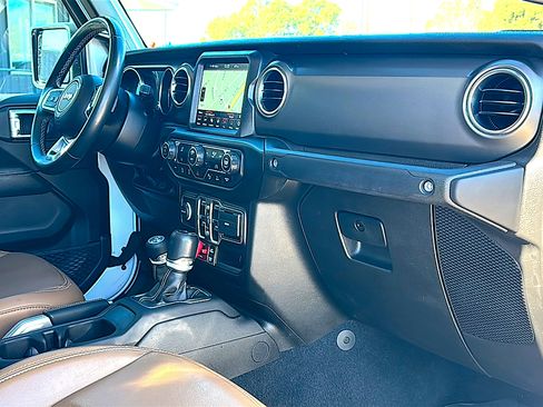 Used 2022 Jeep Gladiator Rubicon w/ LED Lighting Group image 22