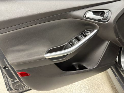 Used 2017 Ford Focus ST image 14