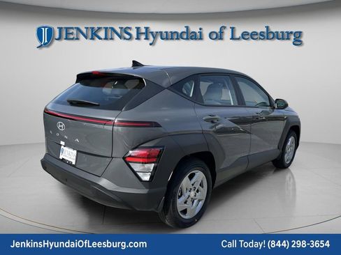 New 2026 Hyundai Kona SE image 3