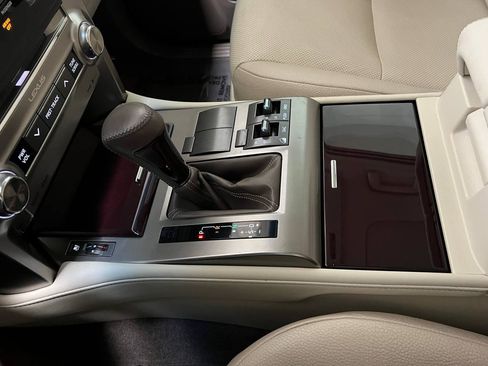 Used 2019 Lexus GX 460 Premium w/ Premium Package AWD/4WD image 25
