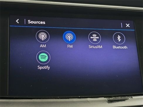 Used 2020 Buick Enclave Essence image 4