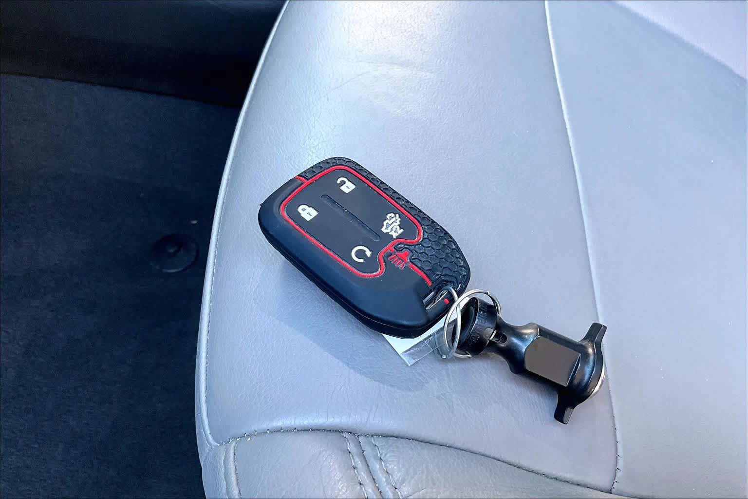 Used 2020 Chevrolet Silverado 1500 RST w/ All-Star Edition RWD image 14
