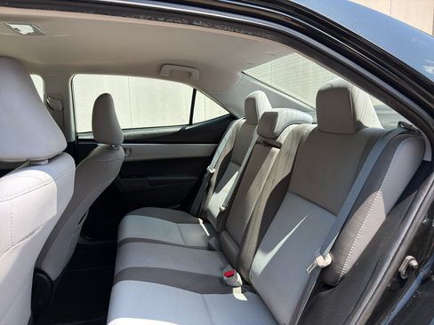 Used 2018 Toyota Corolla LE FWD image 14