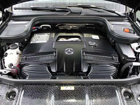Used 2026 Mercedes-Benz GLS 580 4MATIC image 38