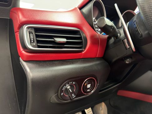 Used 2017 Maserati Levante w/ Sport Package image 16