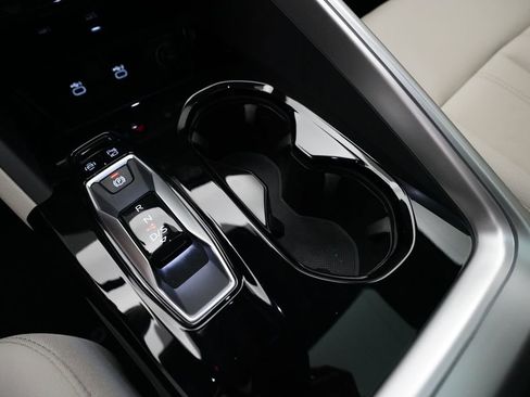 Used 2025 Audi Q5 Premium w/ Convenience Package image 17