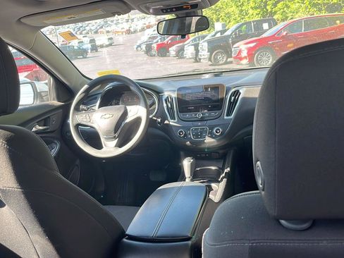 Used 2019 Chevrolet Malibu LT FWD image 28