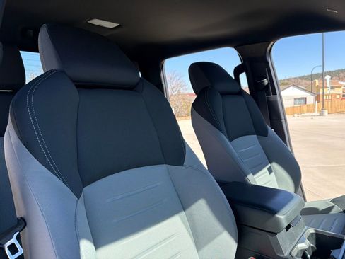 Used 2025 Toyota Tacoma TRD Sport image 11