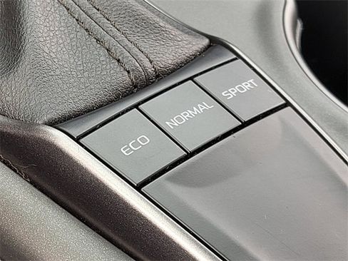 Used 2024 Toyota Camry SE image 26