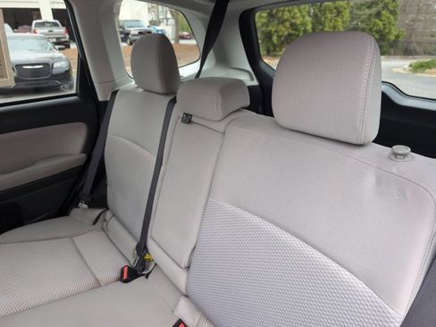 Used 2016 Subaru Forester 2.5i Premium image 19
