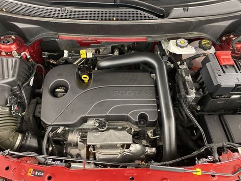 Used 2025 Chevrolet Equinox ACTIV w/ Safety and Technology Package image 10